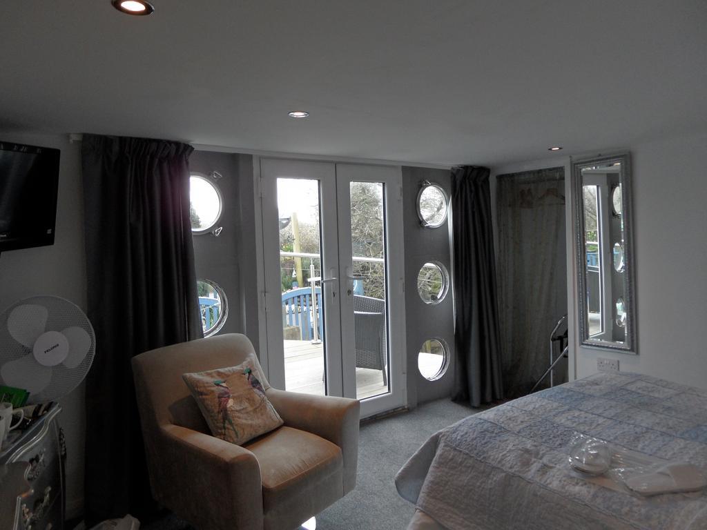 Bed and Breakfast Houseboat Harbourside View Newport  Exterior foto